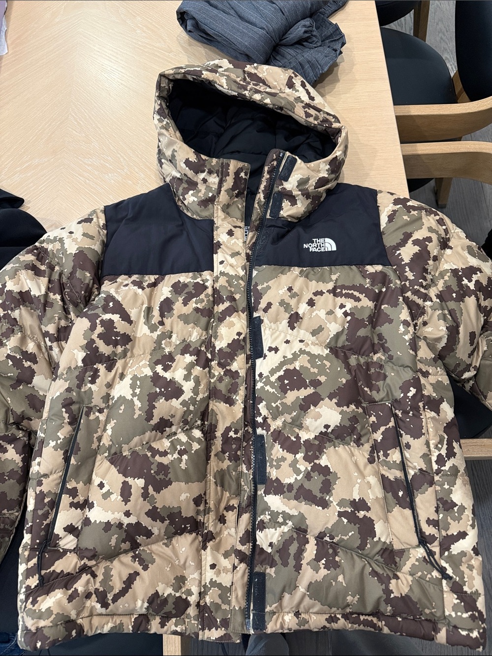 The North Face Woman's Camo Puffer Jacket - Tan & Brown